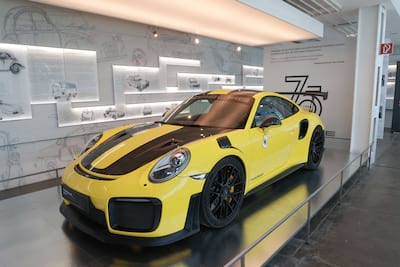 Ausstellung „Driven by Dreams -75 Jahre Porsche Sportwagen“ auf der Kaiser-Franz-Josefs-Höhe